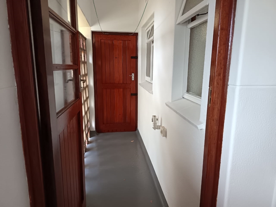 To Let 1 Bedroom Property for Rent in Pinelands Western Cape